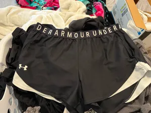 Under Armour Shorts thumbnail 1