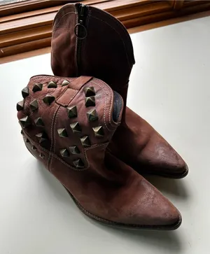 Western studded by Size 9 thumbnail 1