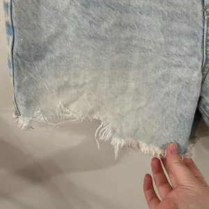 New American Eagle 90s boyfriend acid wash fringe hem denim shorts size 6 thumbnail 5