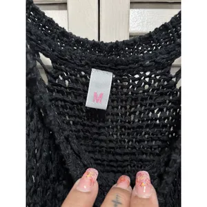 Black‎ Crochet Top Sleeveless Size Medium Open Knit Fringe Linen Cover-up thumbnail 2