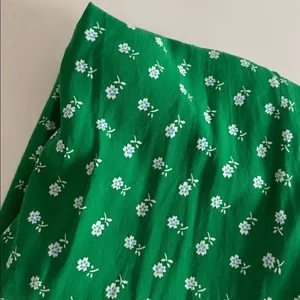 J. Crew Puff-sleeve midi dress in bandana flowers print EUC thumbnail 5