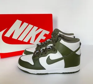 Nike Dunk High Shoes thumbnail 1
