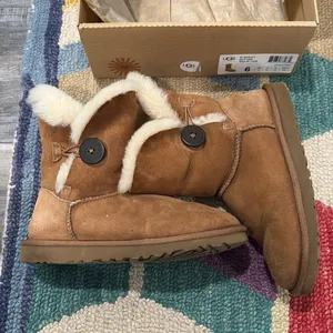 Ugg Bailey Button Boots in Chestnut size 6 thumbnail 1