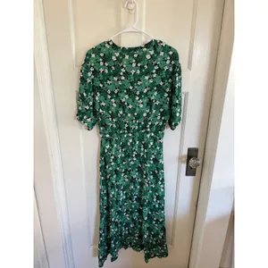 The Kit Cobie shirt dress in Green Primrose floral print size 6‎ thumbnail 6