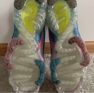 Nike Women’s  Air Vapormaxes 2022 thumbnail 6