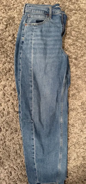 Old Navy Barrel Jeans thumbnail 1