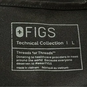 Figs Women’s Size L Black V-Neck Casma Three Pocket Medical Scrub Top FW1100 thumbnail 4
