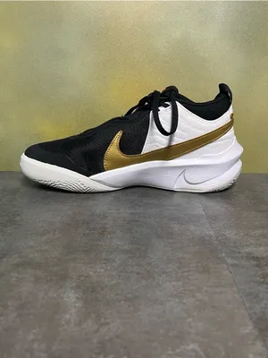 Nike Team Hustle D 10 GS Black Metallic Gold White Women's Sneakers Size 7-7.5 thumbnail 12