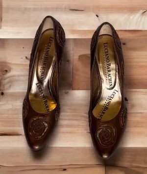 Luciano Barachini Gold Designer Pointy Toe Heel Size 8.5 thumbnail 1