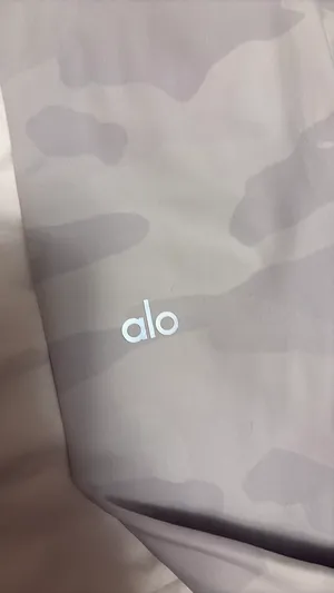 Alo Yoga Leggings thumbnail 2