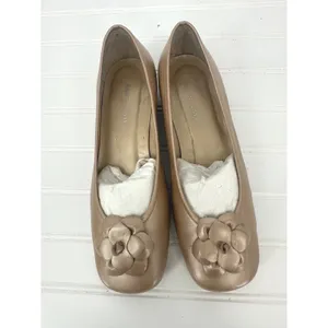 Vtg Karen Scott Floral Flats Women 7.5 Gold Leather Low Heel Dress Shoes Comfort thumbnail 3