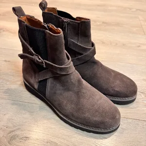 Donald Pliner Captain Brown Suede Leather‎ Ankle Boots Womens Size 8.5 thumbnail 1