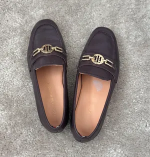 Dark Cherry Tommy Hilfiger Loafers thumbnail 1