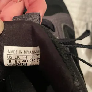 Women’s Adidas Bounce Size 8 thumbnail 3