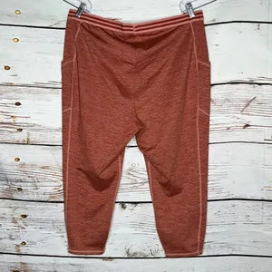 Torrid Active Sz 4 Pink & Red Elastic Waist Performance Crop Leggings w/ Pockets thumbnail 3