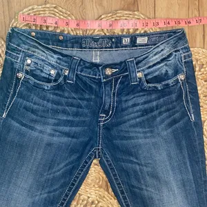 Women's MissMe 31 straight Blue Jeans with Wing Embroidery thumbnail 11