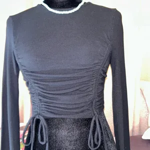 Publix Size M Long Sleeve Black Ribbed Crop Top thumbnail 2