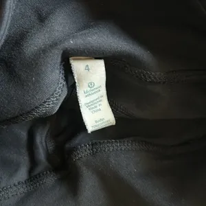 Lululemon mesh insert Capri leggings thumbnail 5
