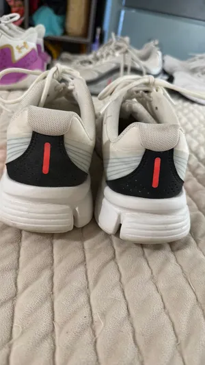 Women’s Nike Flywire Shoes thumbnail 4