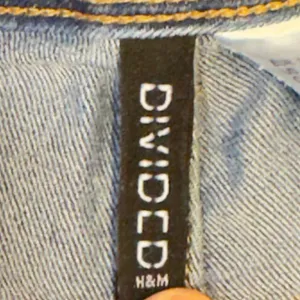 20 | Divided Boho Blue Denim Skinny Overalls Side Zip‎ Raw Hem Womens Size 0 thumbnail 5