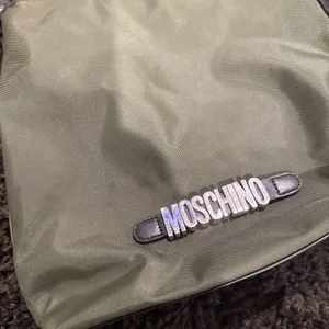 Moschino Redwall Italy Vintage Army Green Nylon Shoulder Tote Bag thumbnail 2