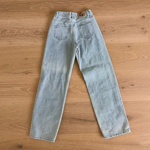 White Fox Jeans MId Rise Straight Leg Did You Miss Me Size XS Light Wash Blue thumbnail 4