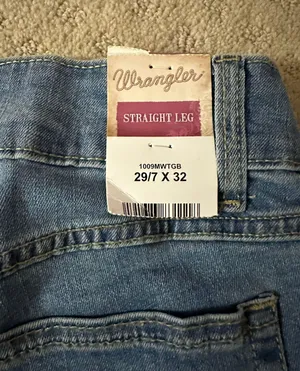 Wrangler straight leg jeans thumbnail 4