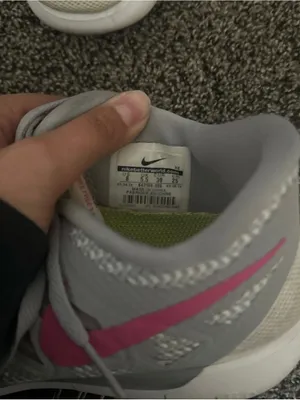 Nike Women’s Shoes Size 8 0131 thumbnail 4
