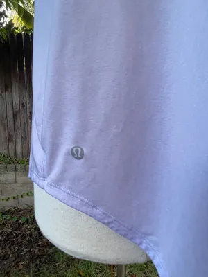Lululemon lightweight split back training tank top lavender frost yoga Pilates thumbnail 7