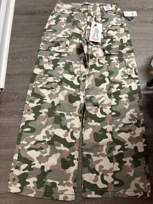 Camouflage flare legs cargo pants Sz9/29 thumbnail 3