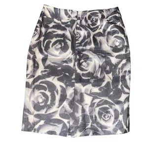 Banana Republic Skirt Womens Size 6 Gray White Rose Floral Pencil‎ Knee thumbnail 4