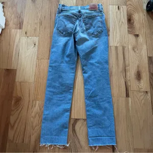 Levi’s Wedgie Straight High Rise Blue Jeans with Frayed Hem thumbnail 2