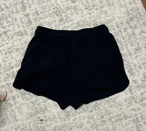 cropped black sweat shorts Size M thumbnail 5