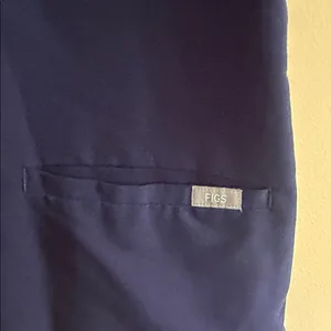 FIGS Navy Short Sleeve V-Neck Scrub Top thumbnail 3