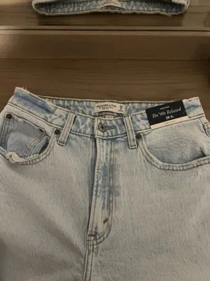 Abercrombie & Fitch "Curve Love" High Rise '90s Relaxed jean thumbnail 6