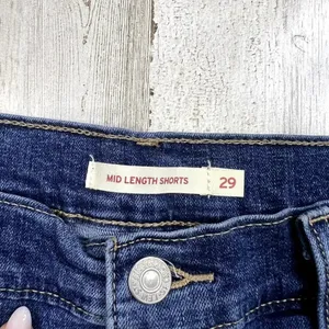 Levi's Women's Distressed Denim‎ Mid-Length Shorts Size 29 Blue Casual Summer thumbnail 2