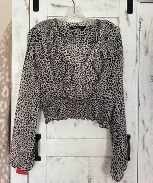 Zara black and white blouse thumbnail 1