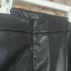 Commense Pleated Split PU Leather Skirt size L Black Size L thumbnail 6