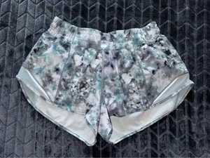 Lululemon Hotty Hot Low-Rise Lined Short Kaleidofloral Multi/Blue Cast Size‎ 6 thumbnail 1