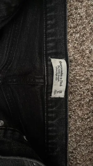 Abercrombie Ultra High-Rise Jeans Ankle Straight thumbnail 3