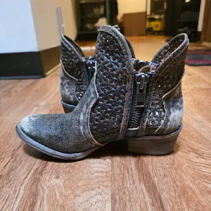 Circle G Corral Brown Distressed Leather Ankle Booties thumbnail 2