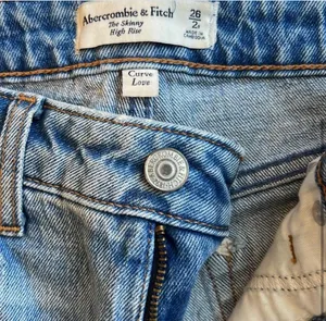 Abercrombie Curve Love The Skinny High-Rise thumbnail 4