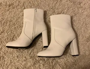 Dissh White Booties thumbnail 1
