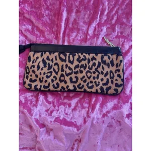 Betsey Johnson Betseyville Leopard Print Wristlet Clutch Gold Studs Cool Girl thumbnail 3