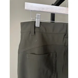 Lululemon City Sleek 5 Pocket 7/8 Pant Size 31 Dark Olive thumbnail 4