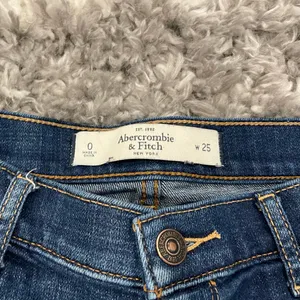Abercrombie and Fitch Denim Jean Shorts 0 thumbnail 2