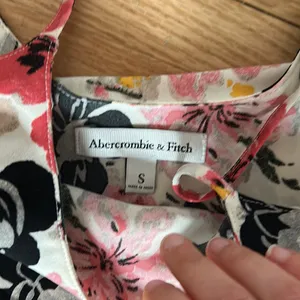 Abercrombie & fitch floral spaghetti strap tiered a line dress thumbnail 5