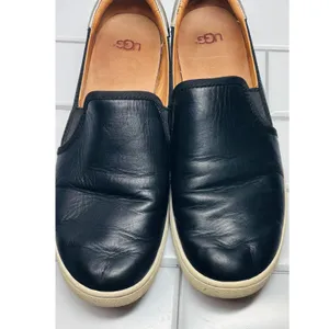 UGG Cas Slip-On Sneakers Womens 11 Black Leather Good Metallic Heel Slip On Shoe thumbnail 10