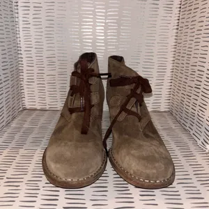 Clarks Artisan Brown Suede Lace Up Ankle Boots Block Heel Womens 8.5 M 261204304 thumbnail 2