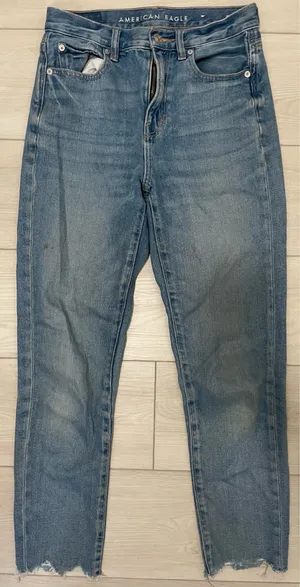 American Eagle Outfitters Mom Jeans thumbnail 1